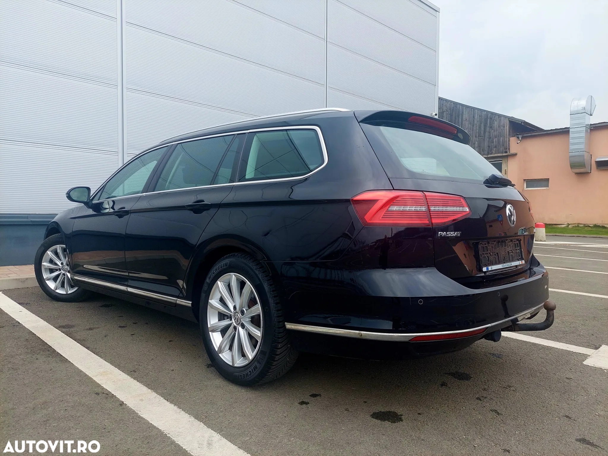 Volkswagen Passat - 4