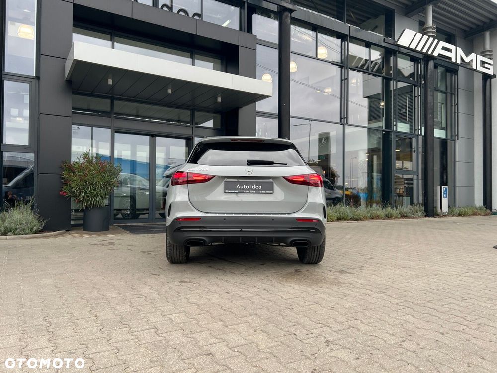 Mercedes-Benz GLA 200 4-Matic AMG Line - 18