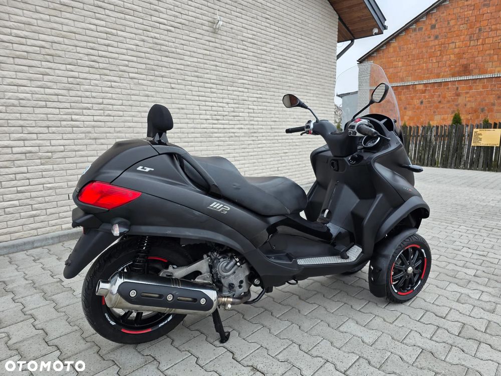 Piaggio MP-3 - 12