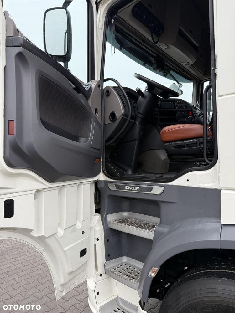 DAF XF - 12
