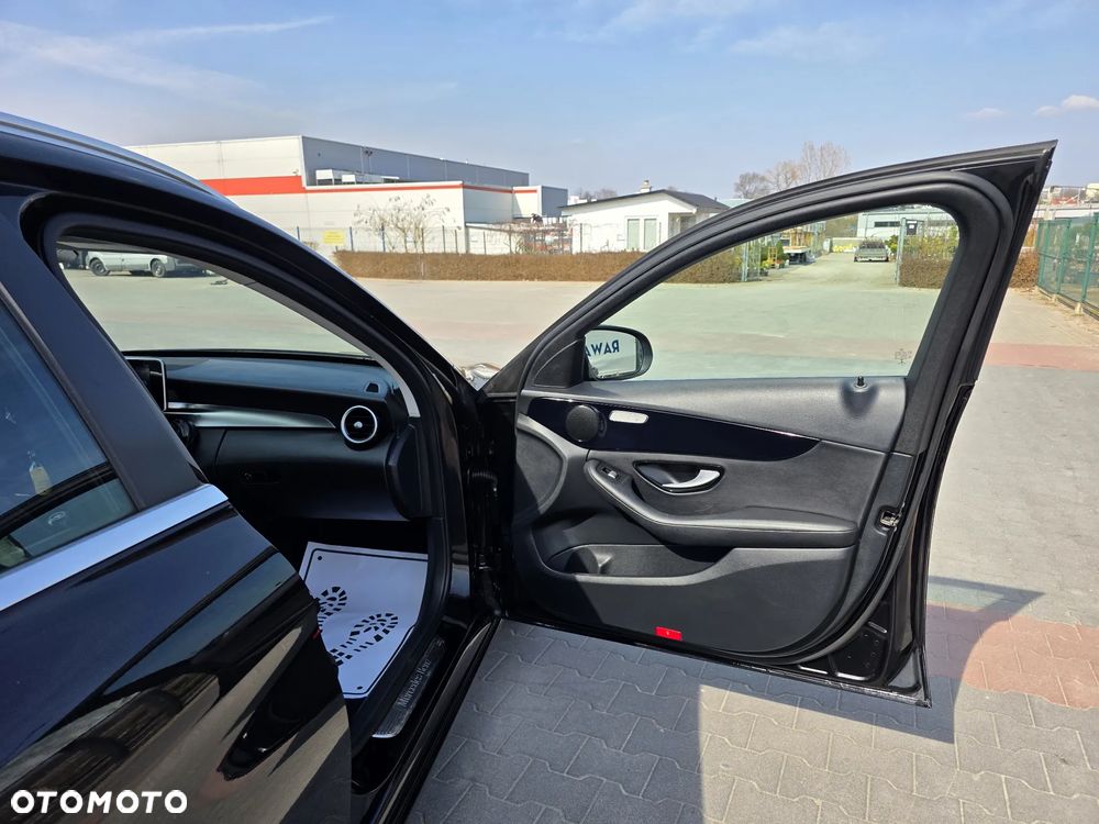 Mercedes-Benz Klasa C 200 - 14