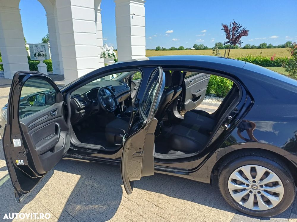 Renault Megane TCE 140 Equilibre - 3