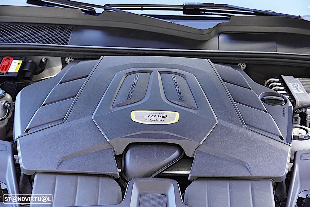 Porsche Cayenne Coupé E-Hybrid - 17