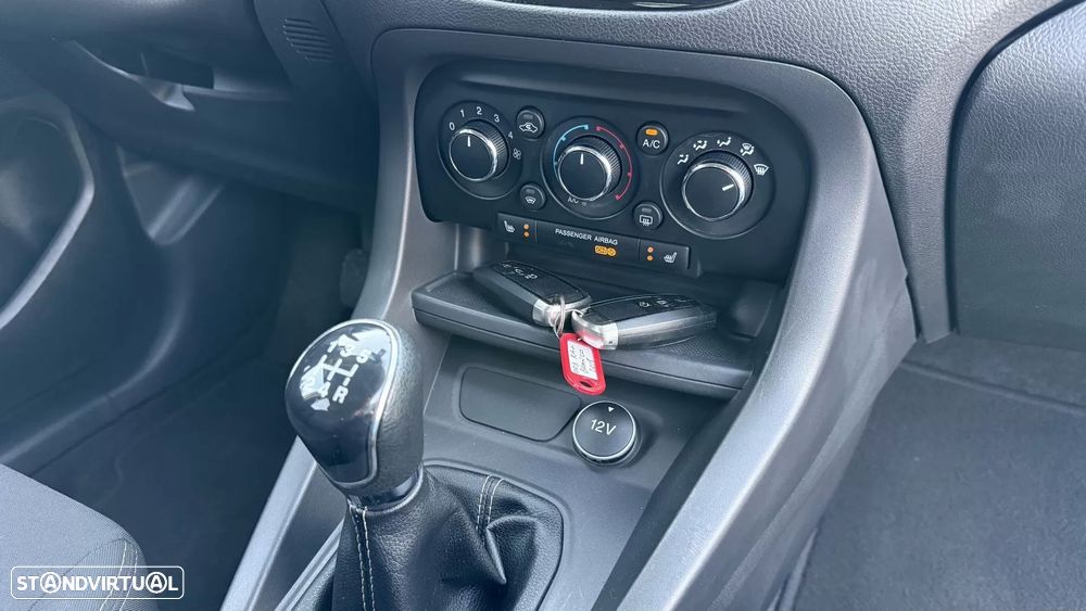 Ford KA+ 1.2 Ti-VCT White & Black Edition - 30