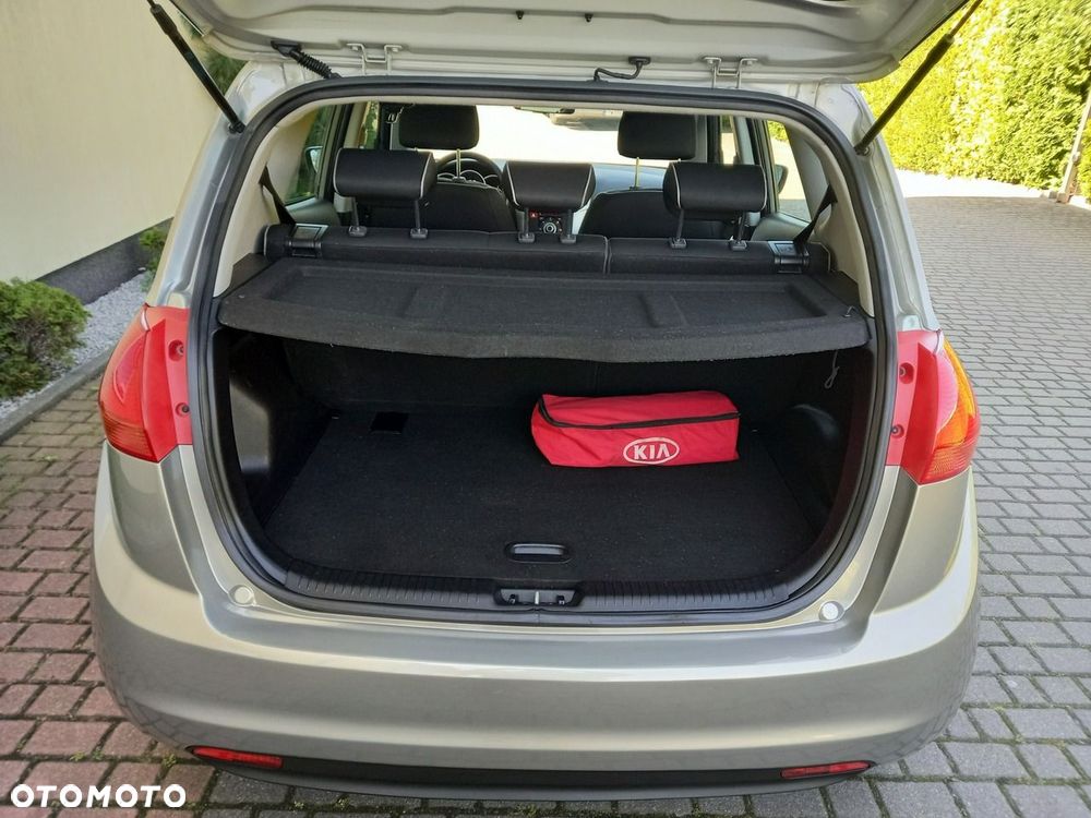 Kia Venga - 17