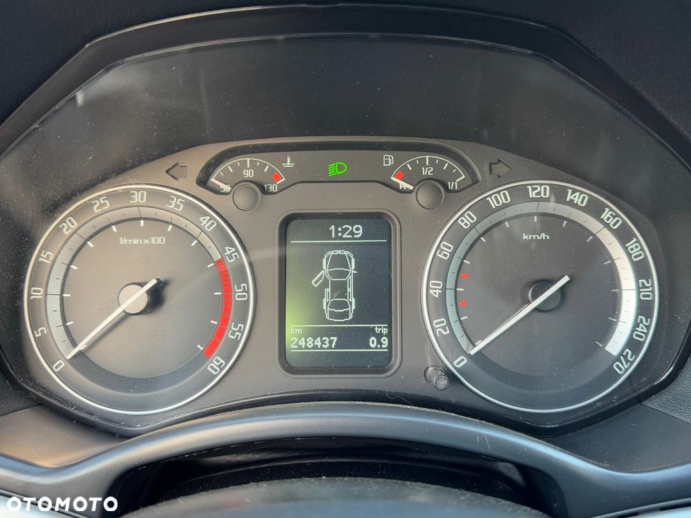 Skoda Octavia 2.0 TDI CR DPF DSG RS - 38
