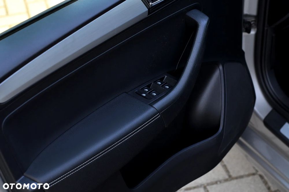 Skoda RAPID 1.0 TSI Style - 25