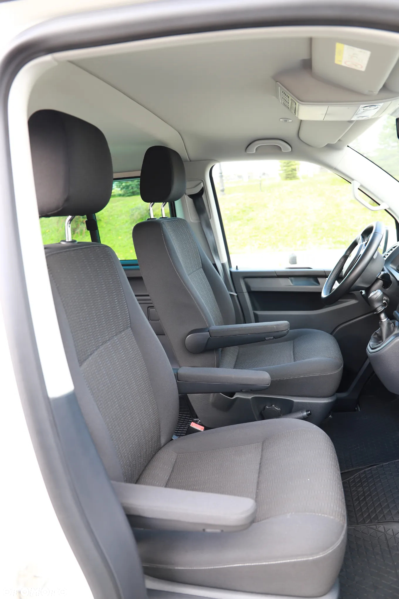 Volkswagen Caravelle 2.0 TDI L1 Comfortline - 20
