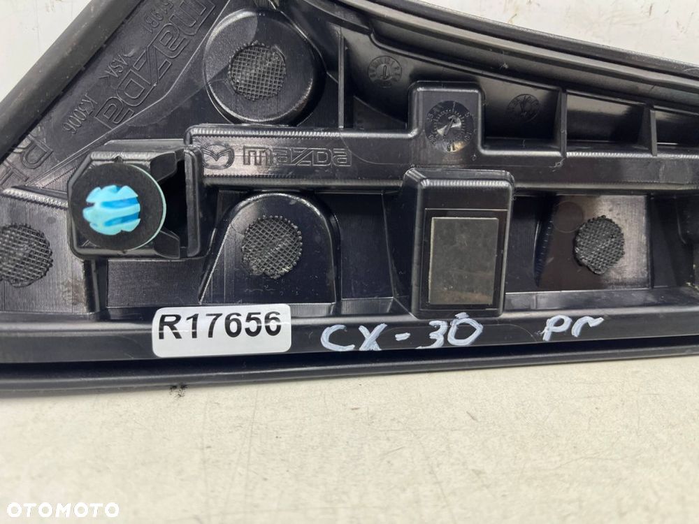 Listwa Mazda CX-30 CX30 19r.- PRAWA nakładka szyby klapy bagażnika spoiler blenda dfr5-519b1 - 10