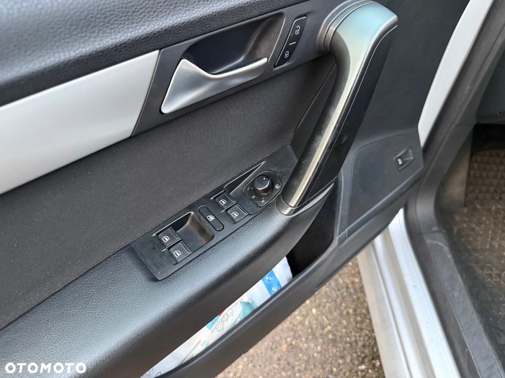 Volkswagen Passat 2.0 TDI DSG BlueMotion Technology Comfortline - 14