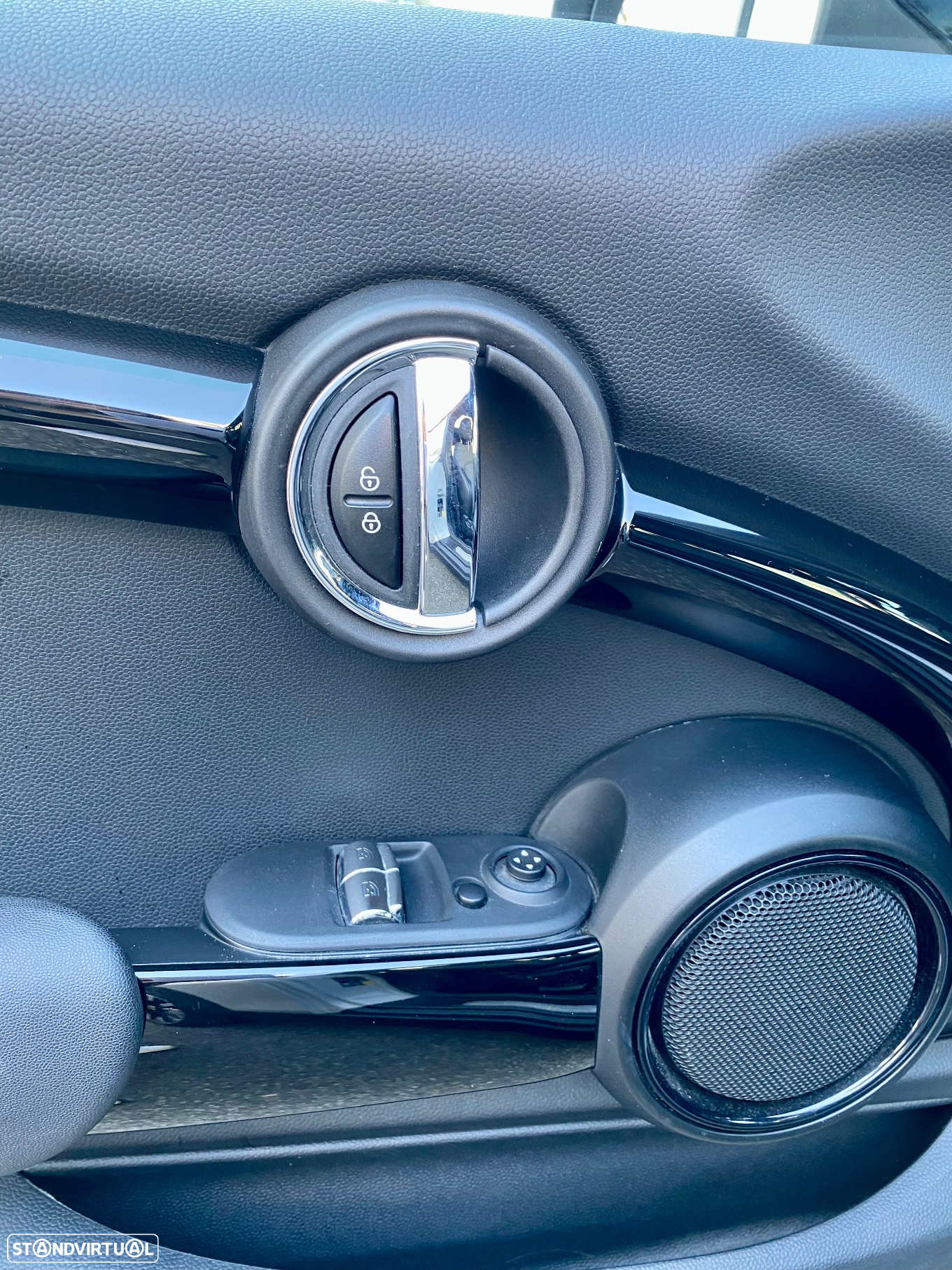 MINI 3 Portas Cooper SE Collection 2021 - 18