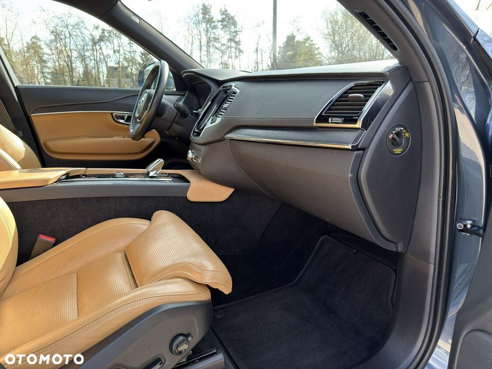 Volvo XC 90 - 23