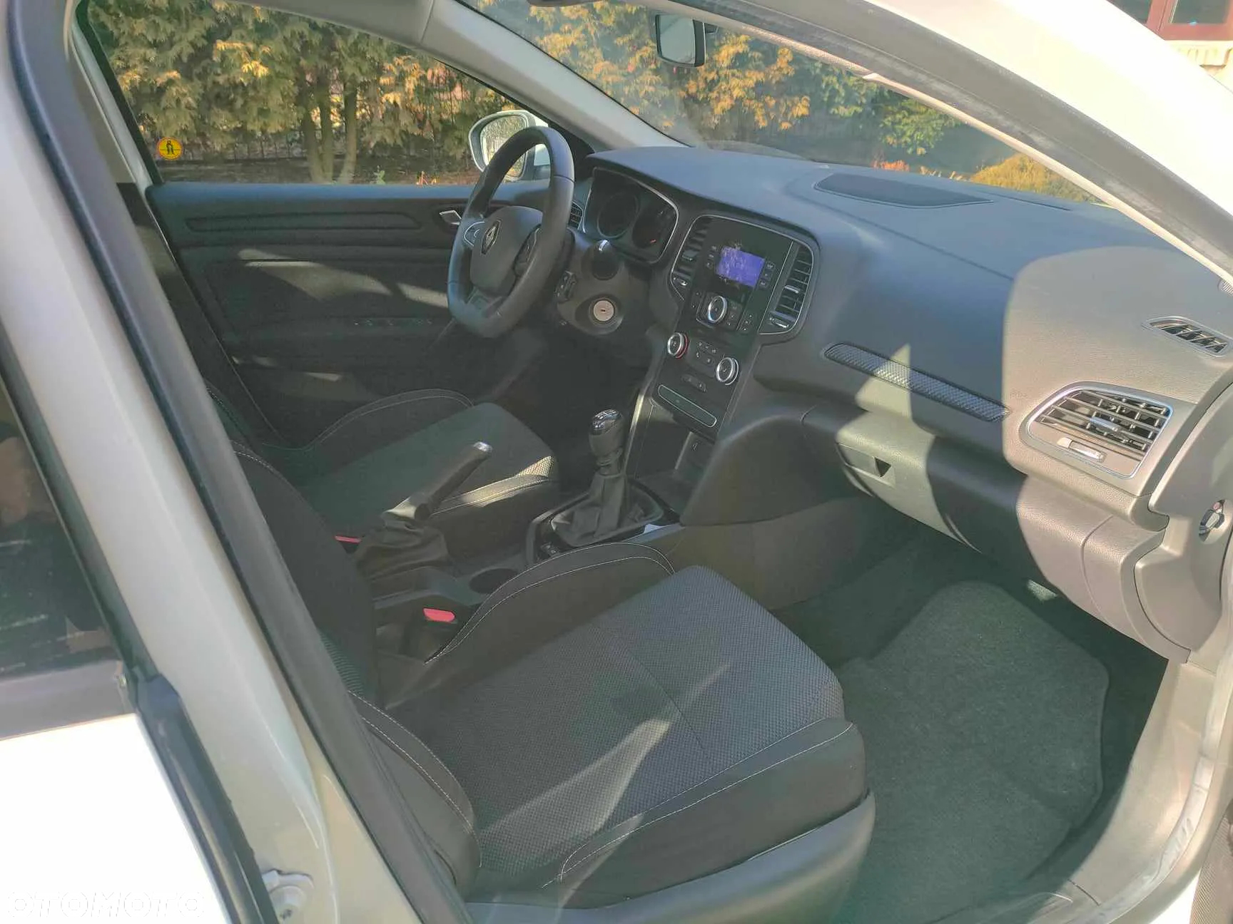 Renault Megane 1.6 SCe Life - 5