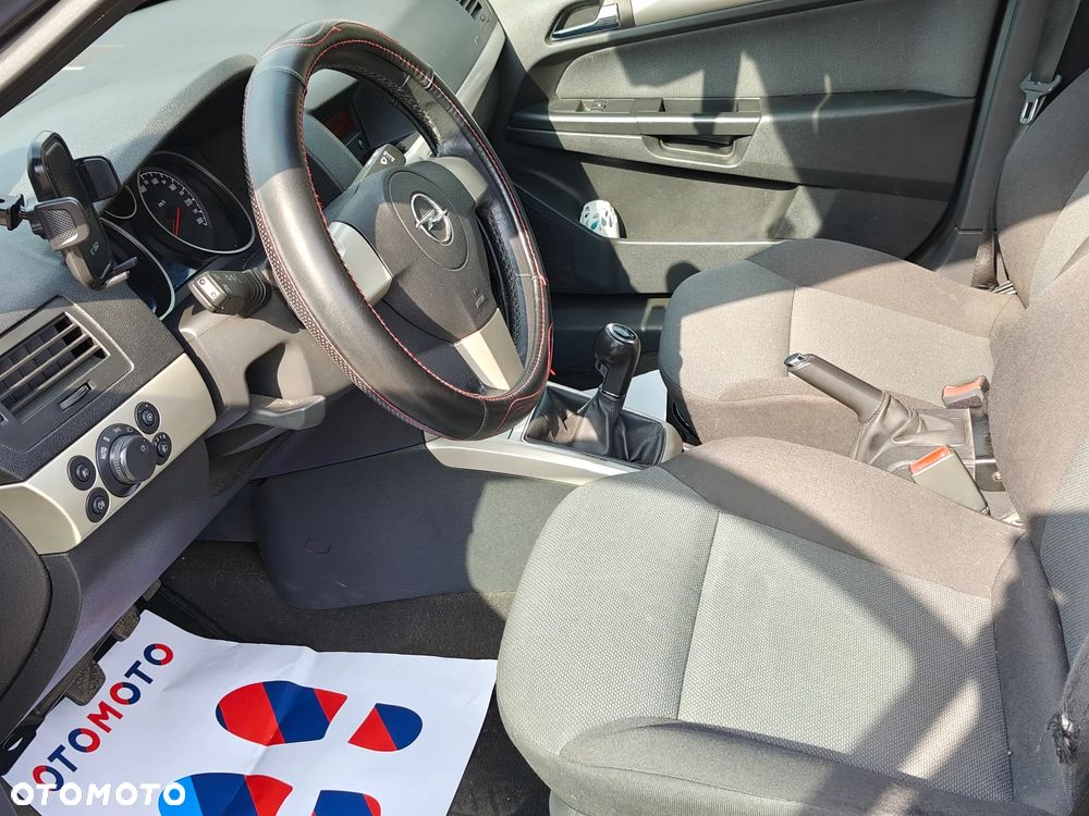 Opel Astra 1.6 Innovation - 10