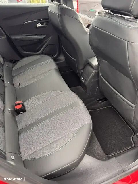 Peugeot e-208 - 12