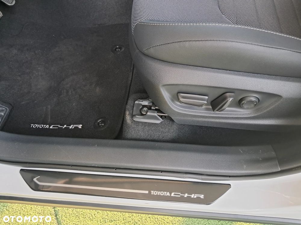 Toyota C-HR 2.0 PHEV Dynamic Force Executive - 11