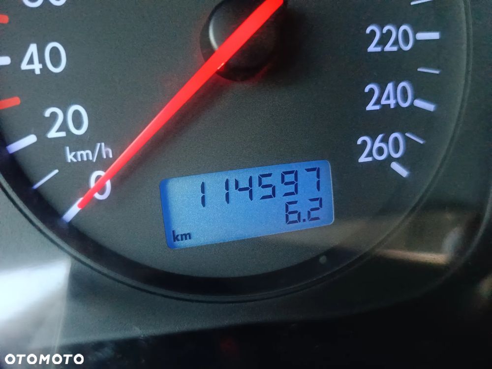 Volkswagen Golf 1.6 Comfortline - 17