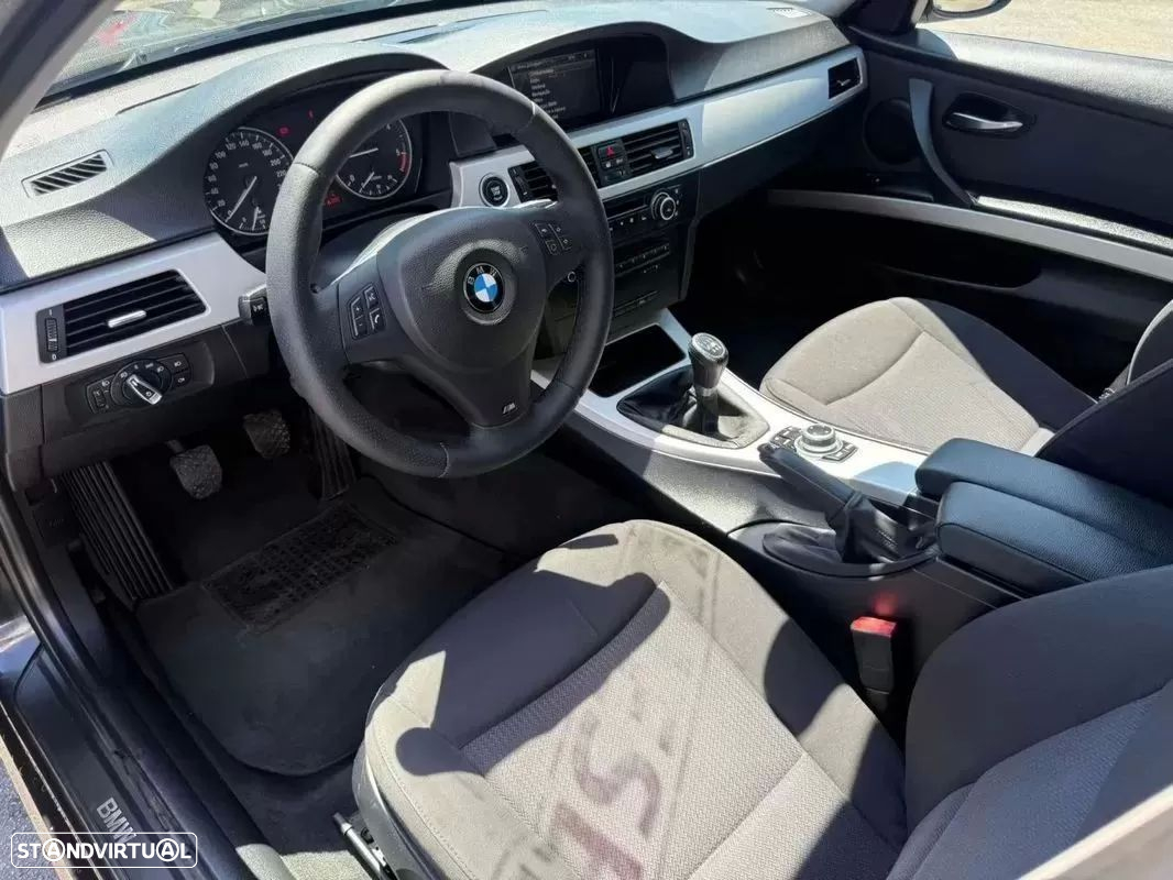 BMW 320 d Touring Navigation - 8