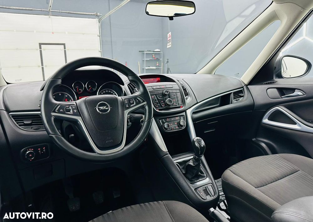 Opel Zafira Tourer 2.0 CDTI ECOFLEX Start/Stop Active - 22