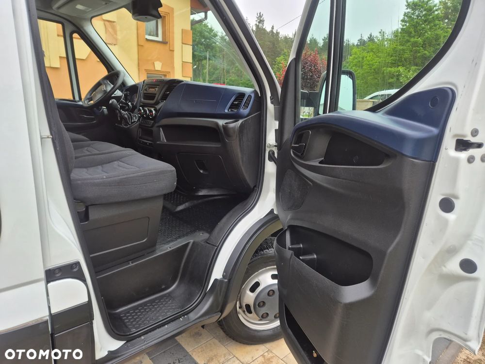 Iveco IVECO 40C15 BRYGADÓWKA KLIMATRONIK BAGAŻNIK TEMPOMAT - 14
