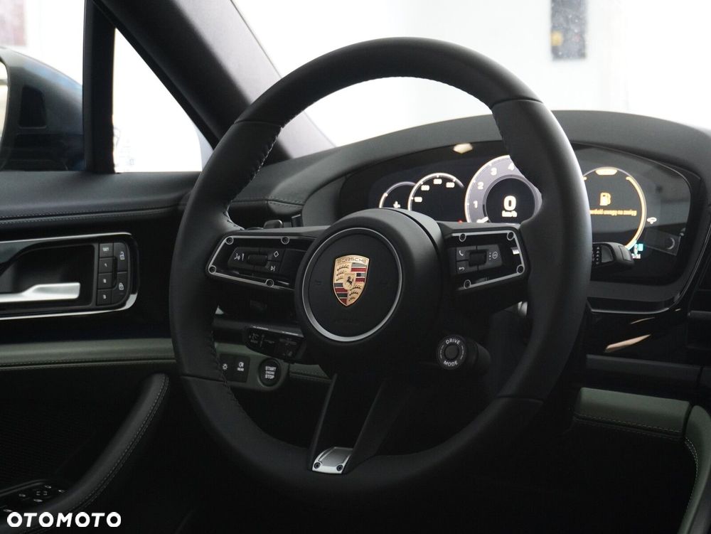 Porsche Panamera 4 E-Hybrid PHEV - 39