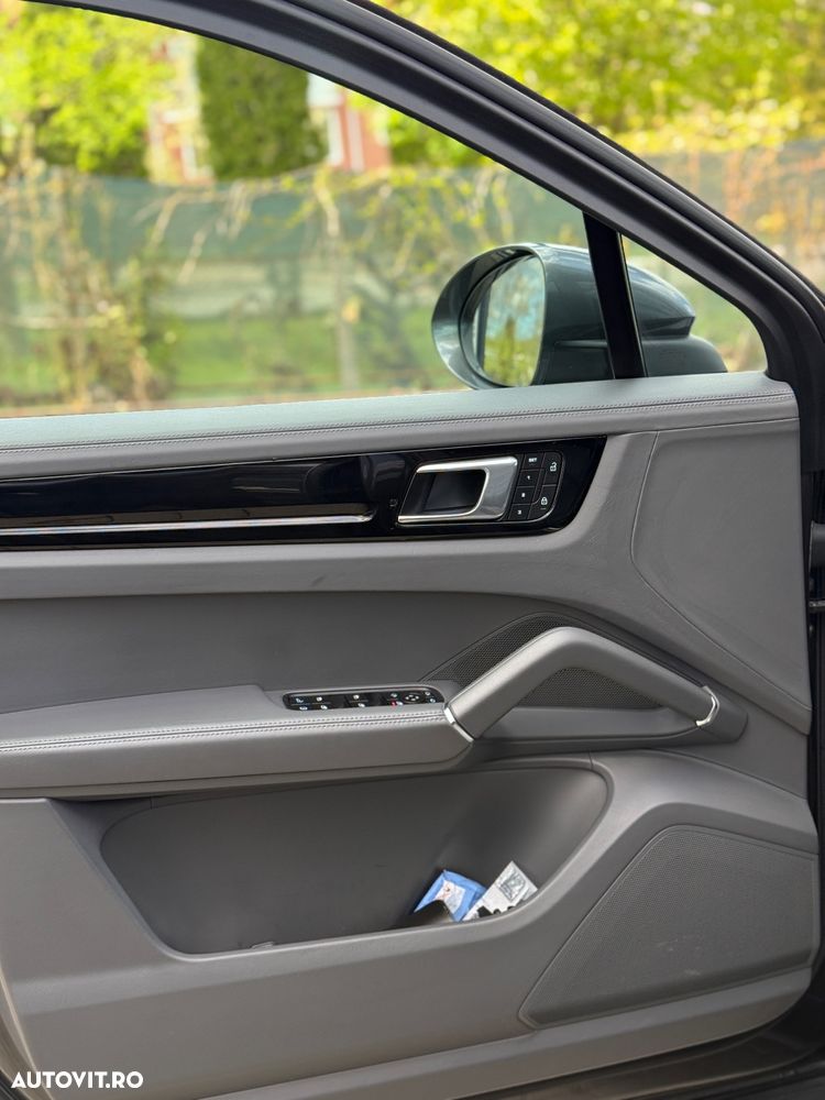 Porsche Cayenne E-Hybrid - 16