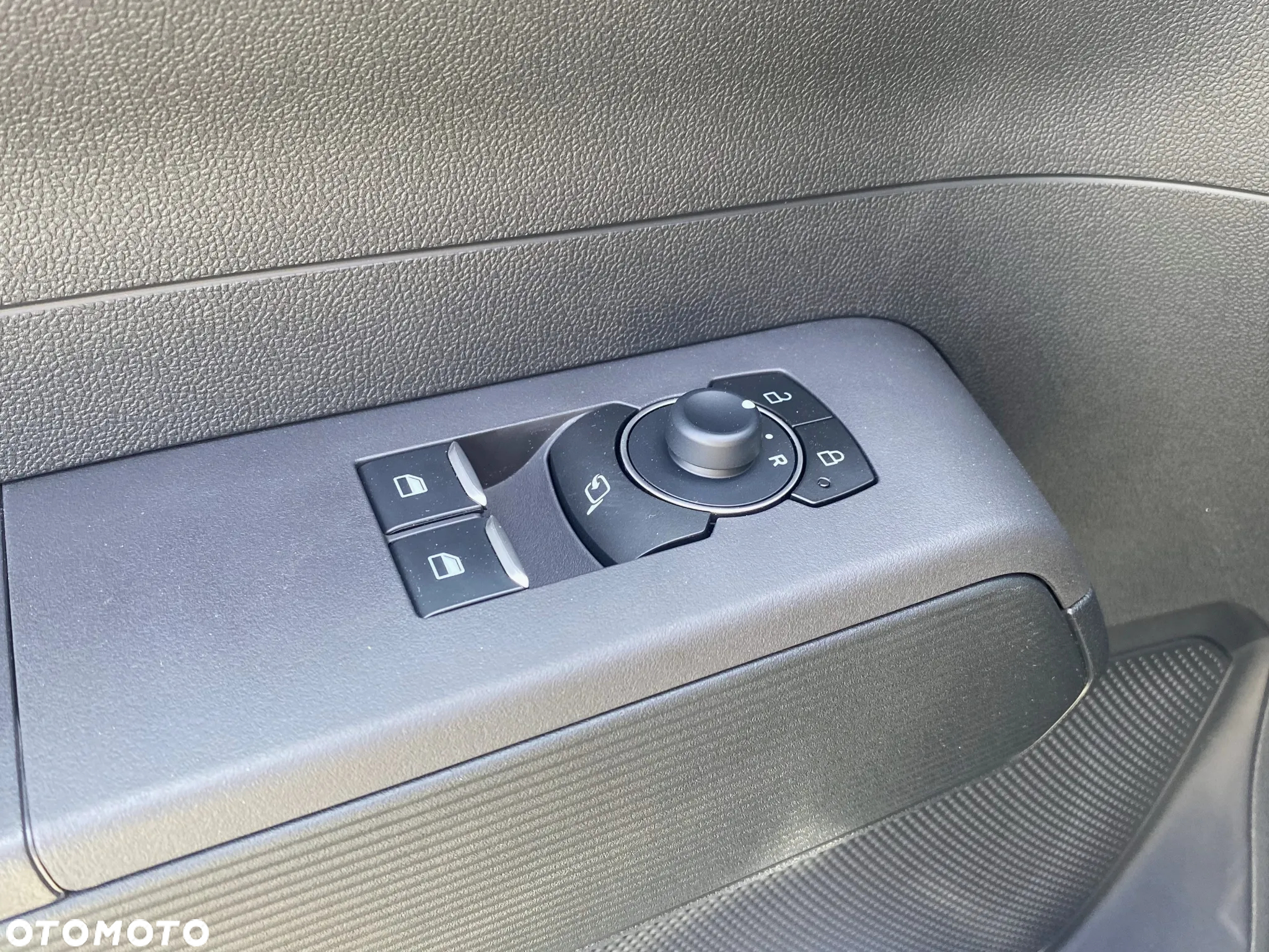 Ford Tourneo Courier 1.0 EcoBoost Trend - 16