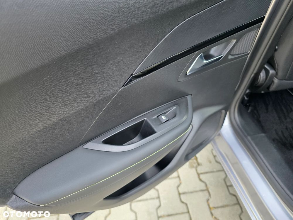 Peugeot 2008 1.5 BlueHDi GT Line S&S EAT8 - 33