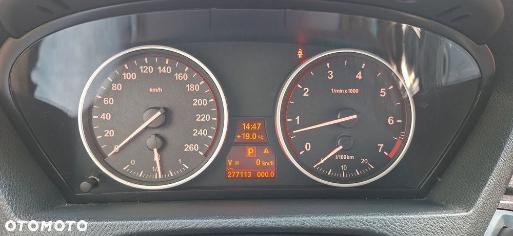BMW X5 4.8i - 8
