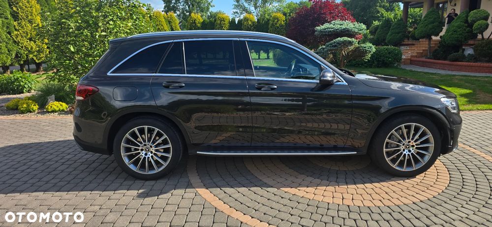 Mercedes-Benz GLC 300 4Matic 9G-TRONIC AMG Line - 9
