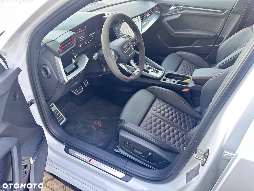Audi RS3 Limousine - 23