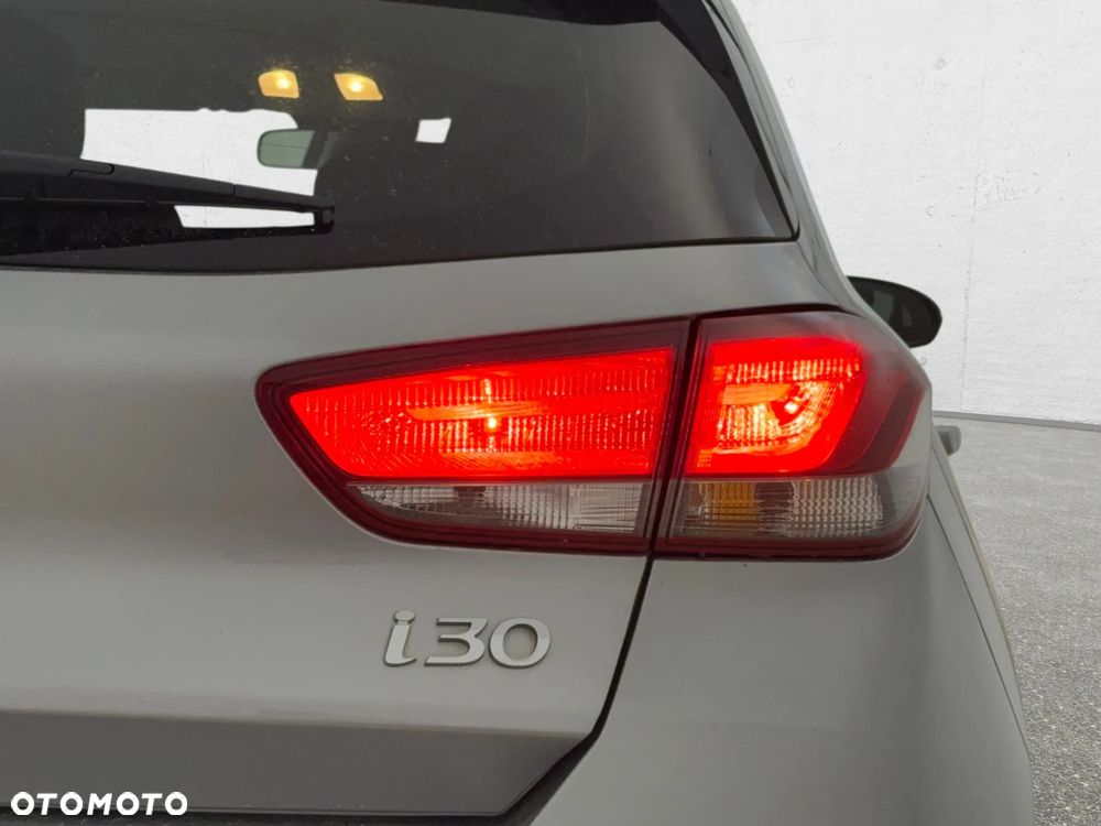 Hyundai i30 1.5 DPI Smart - 13