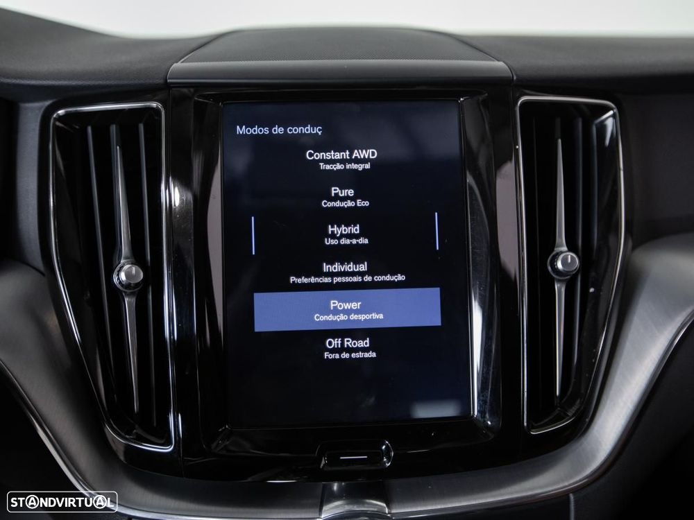 Volvo XC 60 2.0 T8 PHEV Momentum Plus AWD - 27