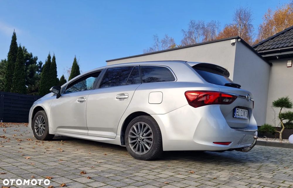 Toyota Avensis 1.8 Premium - 6