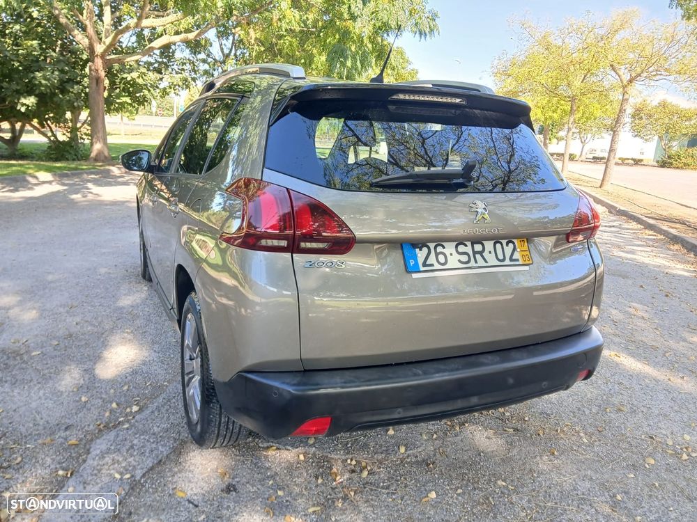 Peugeot 2008 1.2 PureTech Style - 6