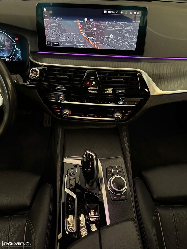BMW 530 e Pack Desportivo M - 20