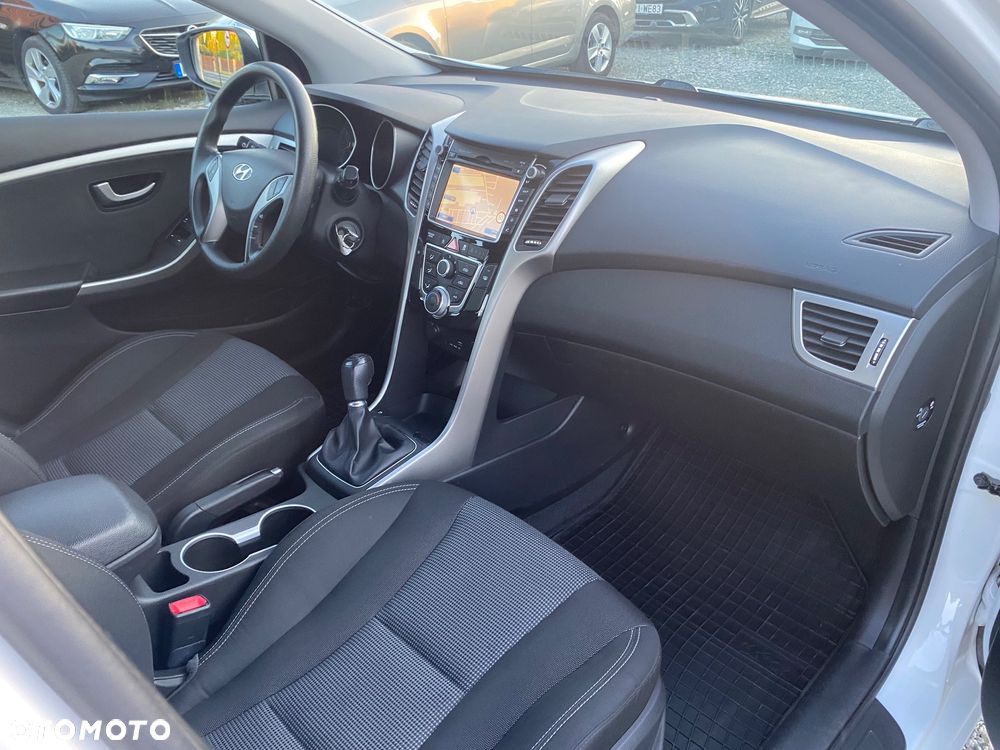 Hyundai i30 blue 1.4 Style - 27
