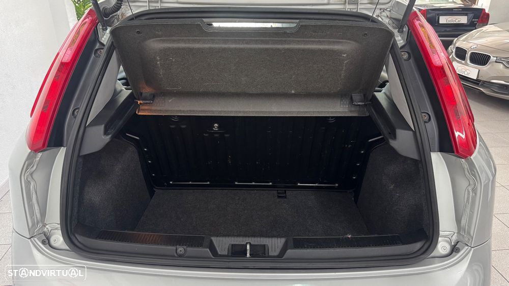 Fiat Punto 1.3 M-Jet Lounge S&S - 31
