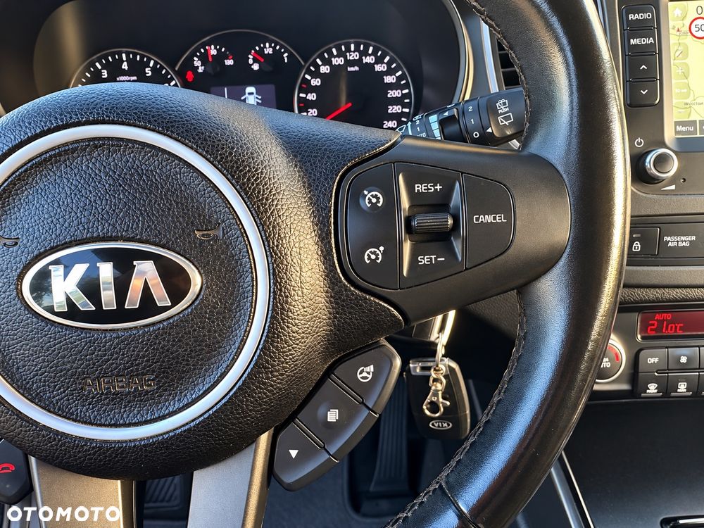 Kia Carens - 9