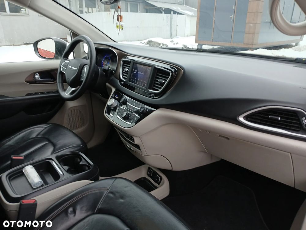 Chrysler Pacifica - 22