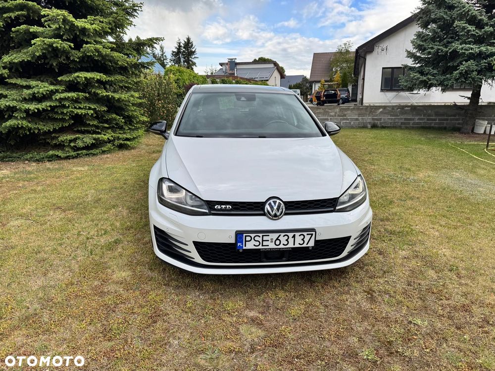 Volkswagen Golf - 2