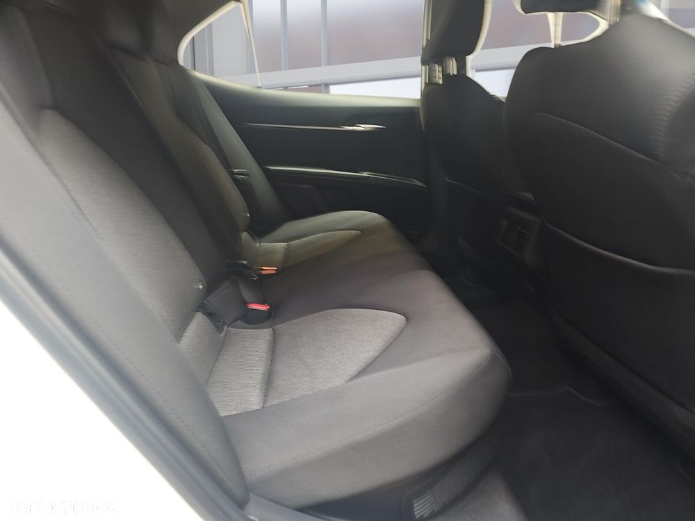 Toyota Camry 2.5 Hybrid Comfort CVT - 12