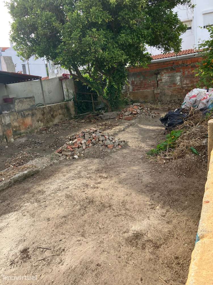 Centro de Almada 3 assoalhadas com 134m2 de logradouro - Grande imagem: 3/3