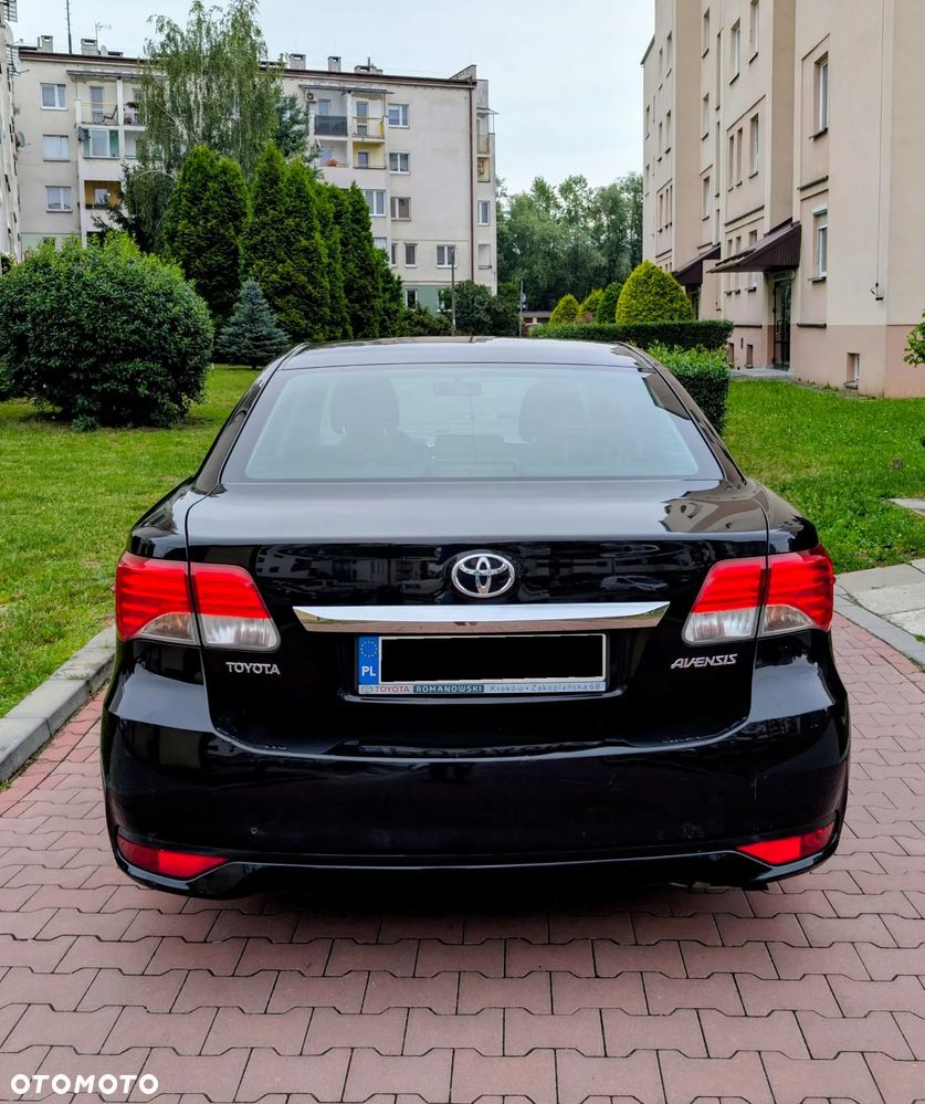 Toyota Avensis 1.6 Premium - 8
