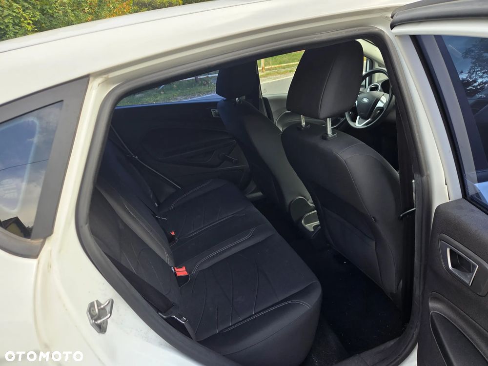 Ford Fiesta - 12