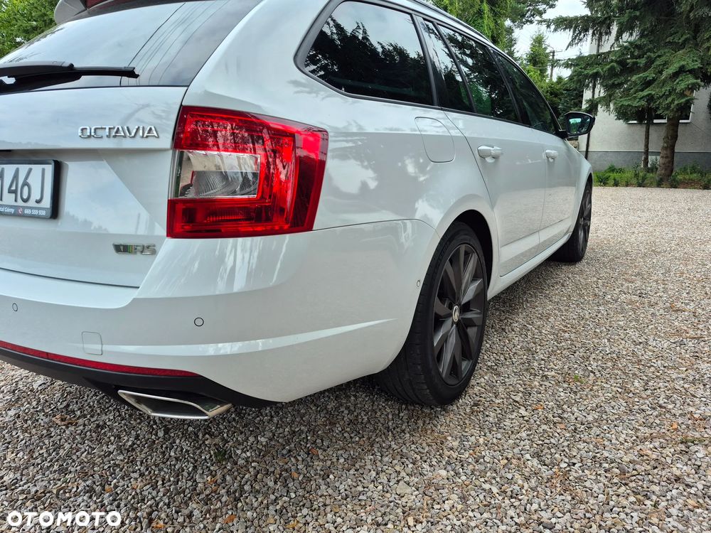 Skoda Octavia 2.0 TDI DSG RS - 10