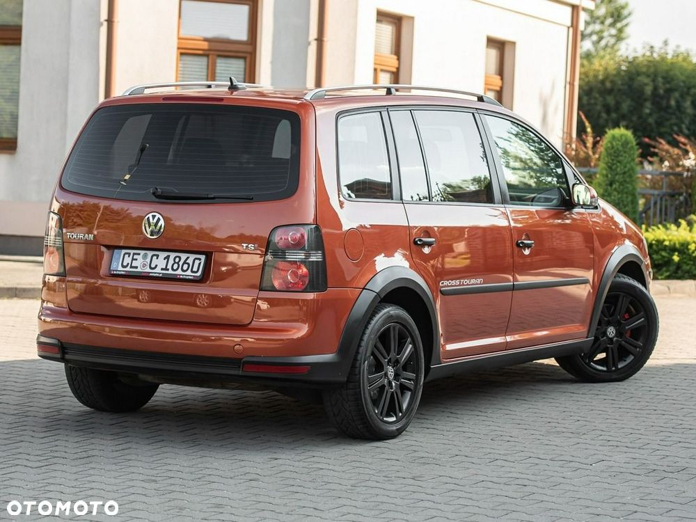 Volkswagen Touran 1.4 TSI Cross - 17
