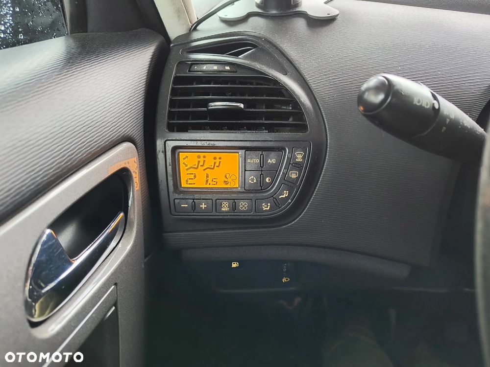 Citroën C4 1.6 HDi FAP Confort - 13