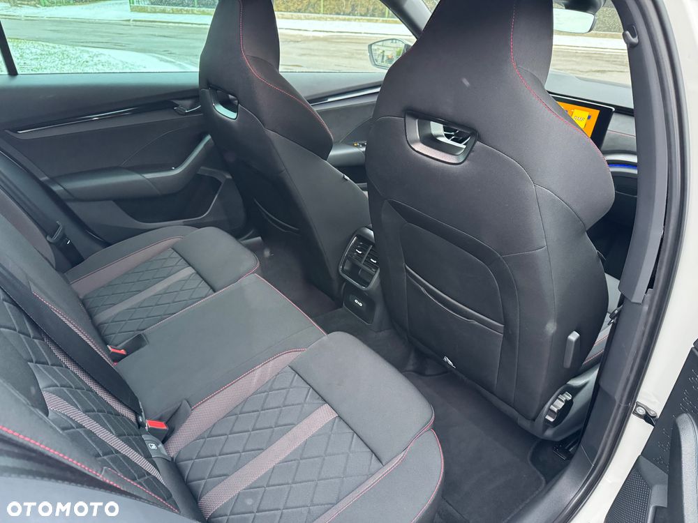 Skoda Octavia 2.0 TDI DSG RS - 26