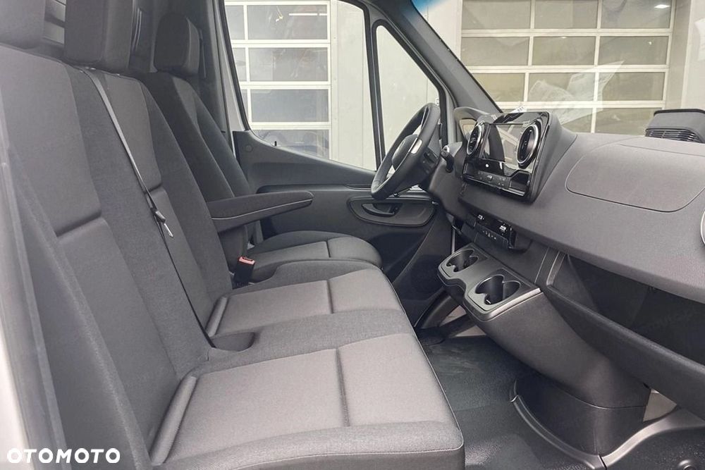 Mercedes-Benz Sprinter 317 CDI PRO Długi 9G-Tronic 2.0 170KM - 8